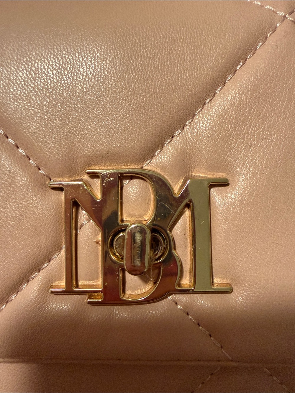 Badgley Mischka NWT -Blush Pink
Quilted Gold Chain Purse - Picture 3 of 8